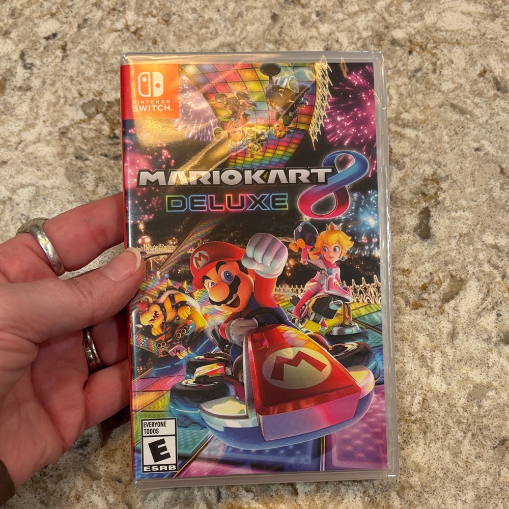 Mario Kart 8 Deluxe for Nintendo Switch - Sealed Box - Picture 4 of 6